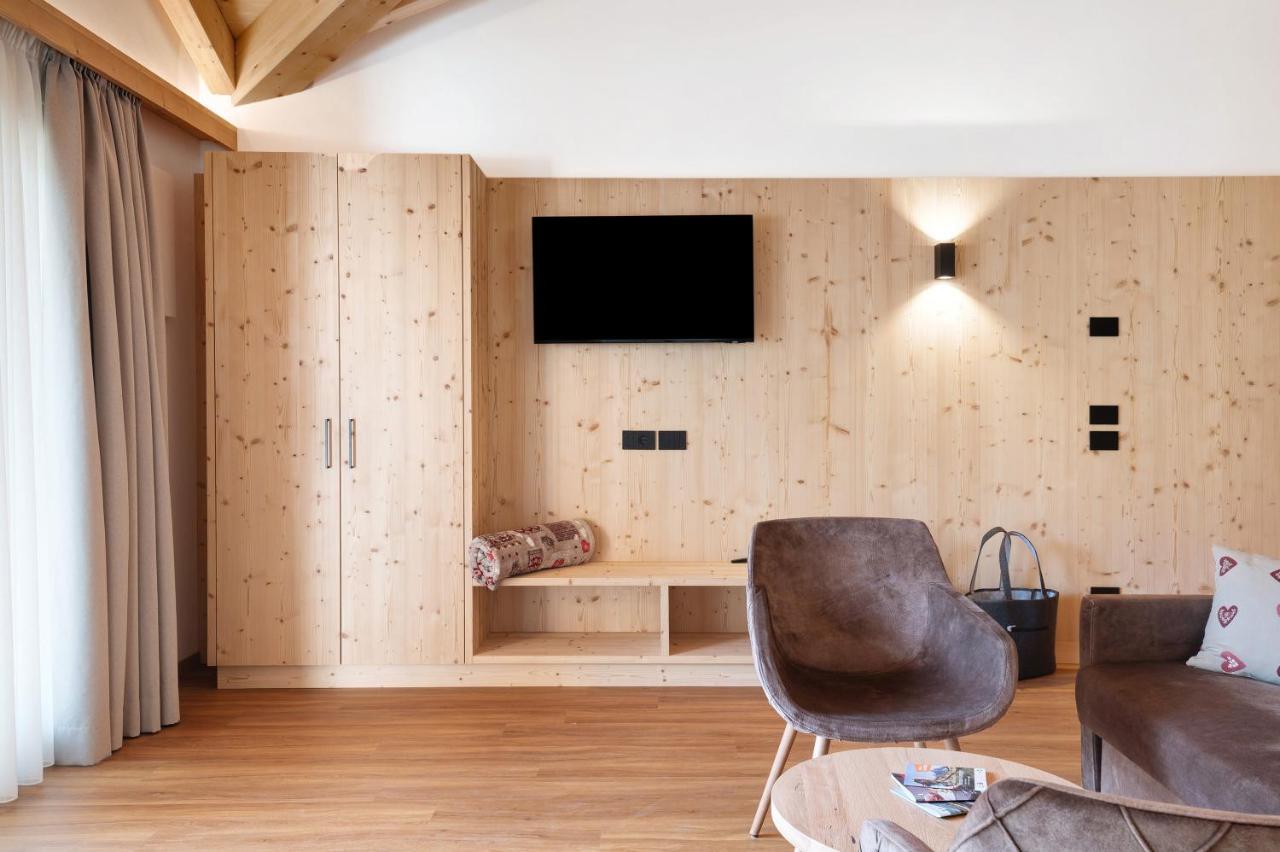 Les Ciases Chalets Dolomites Apt 5 San Vigilio Di Marebbe Exterior photo