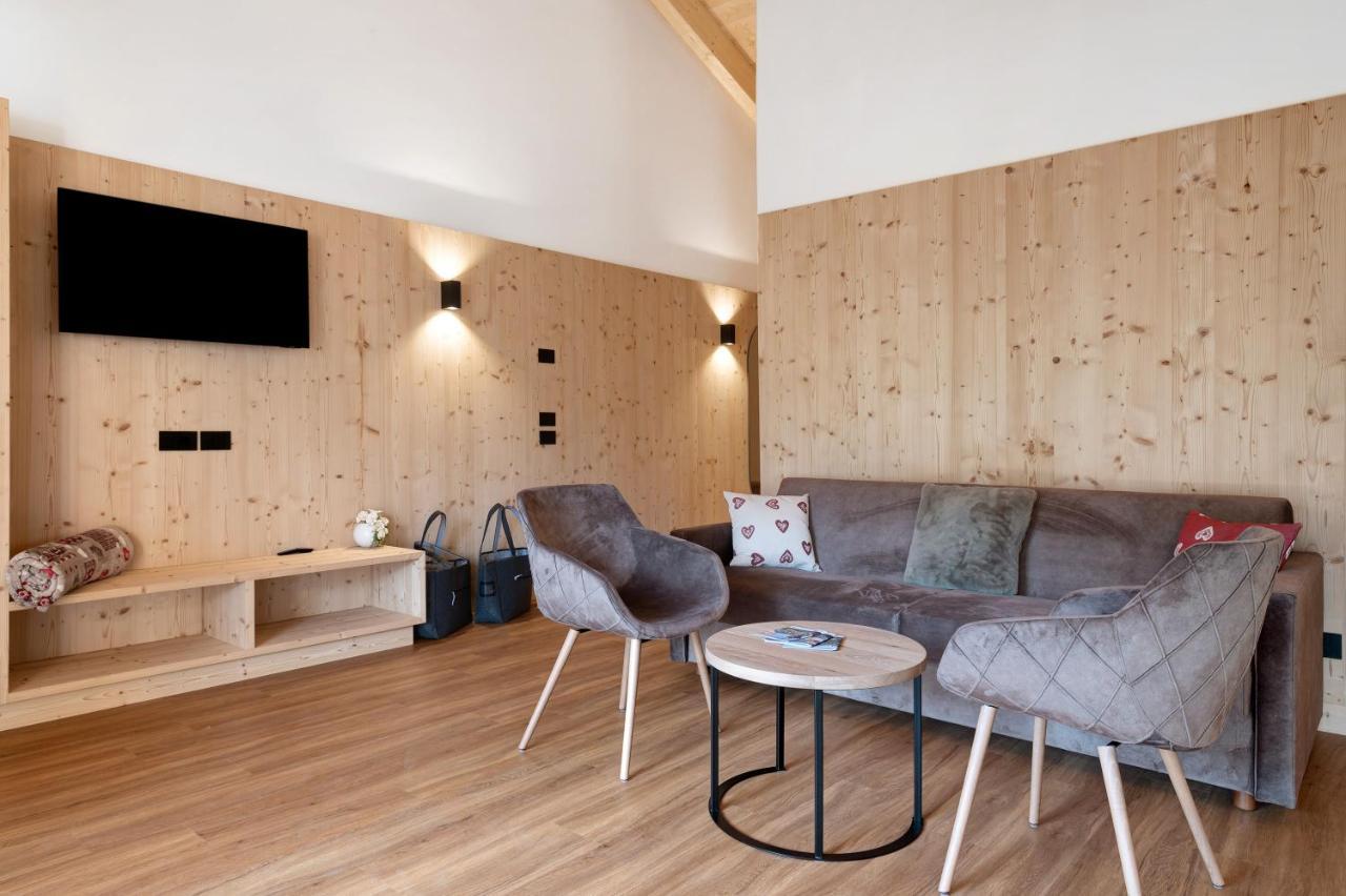 Les Ciases Chalets Dolomites Apt 5 San Vigilio Di Marebbe Exterior photo